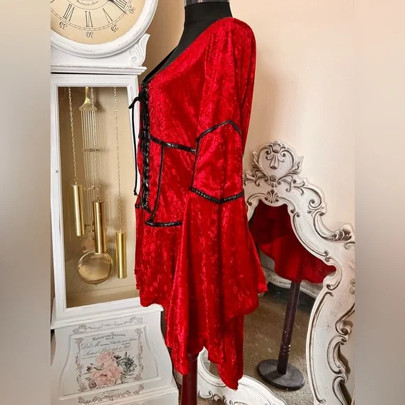Vintage Lip Service Red Velvet Gothic Renaissance Vampire Bell Sleeve Tunic Plus - Picture 4 of 13